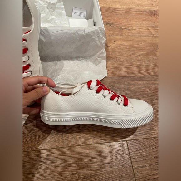 Stuart Weitzman Ollie Sneakers size 6 - Picture 3 of 9